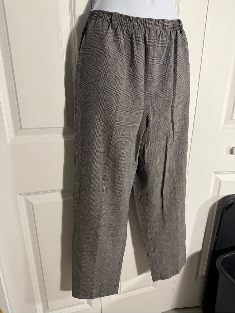 Alfred Dunner Gray Cropped Pull-On Dress Pants - Picture 5 of 5